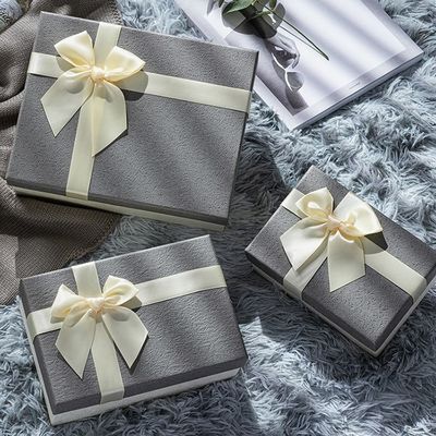 Aangepast Drie Grootte Stijf Document Giftvakje met Boog voor de Familie van de Echtgenootvriend