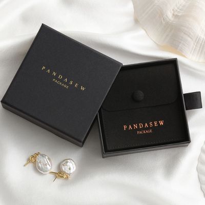 Maatlogo cardboard jewelry packaging box met Microfiber-Zak