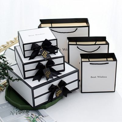 De stijve Witte Magnetische Dozen van de Kartongift met Zwart Rim And Ribbon Bow