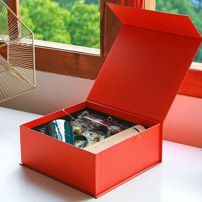 De pre Verpakte Magnetische Vangst van Kartonflip top gift boxes with