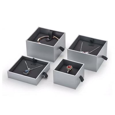 Grijze vierkante kleine kartonnen sieraden geschenkdozen voor kettingen hanger armband