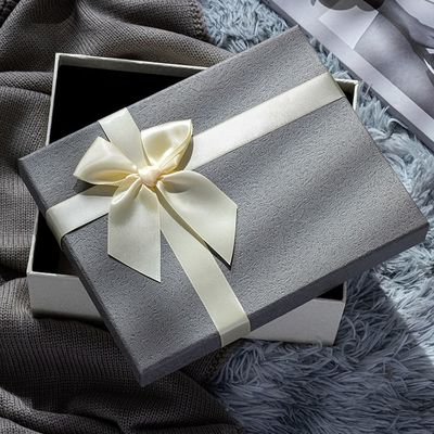 Aangepast Drie Grootte Stijf Document Giftvakje met Boog voor de Familie van de Echtgenootvriend