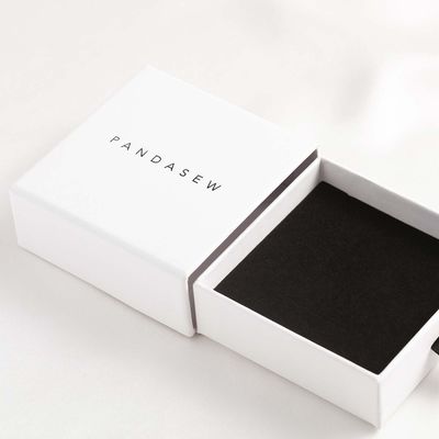 De multifunctionele die Document Vakjes van de Juwelengift voor Oorringen worden aangepast