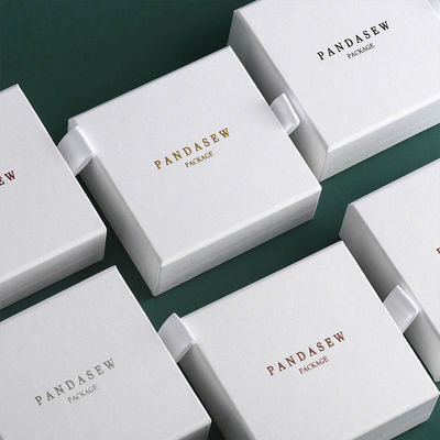 OEM de Welkome Ladetype Verpakkende Doos van Kartonjuwelen voor Halsband